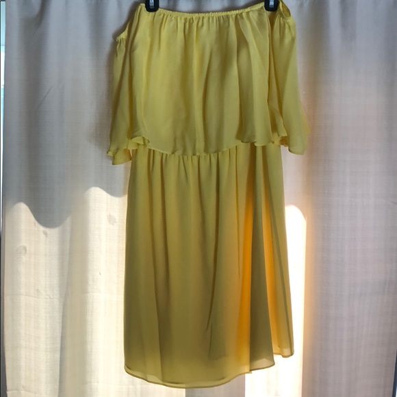 Alice + Olivia Dresses & Skirts - Moving sale! Alice and Olivia mini dress L